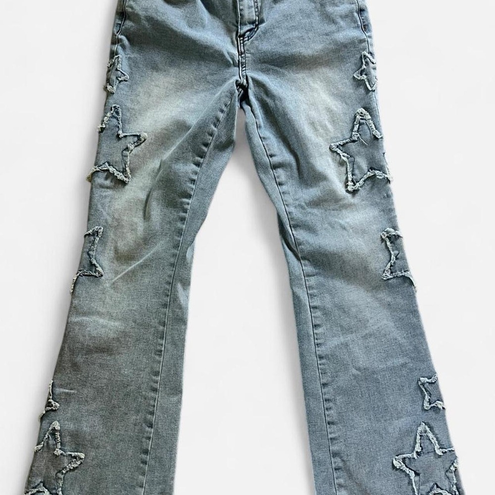 Ashley Mason Premium Star Patch Distressed Light Wash Flare Jeans Blue Size 9/29